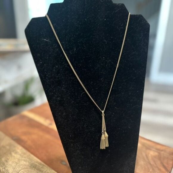 J Crew Gold Tone Fringe Tassel Chain Necklace Long Minimalist Classic - Picture 1 of 11
